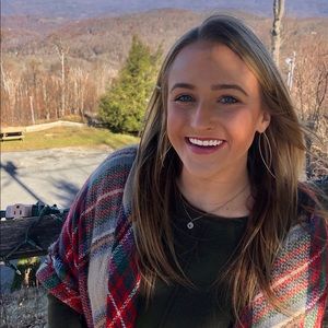 Meet your Posher, Lyndsey